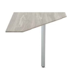 90° femkantet hjørnemodul med plate og ett ben. 966x996 mm.