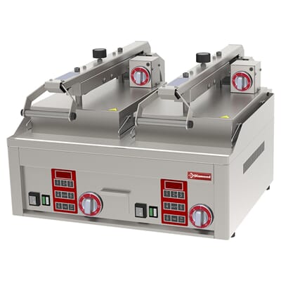 PLC62/C12 PLC62_C12 - Hamburgergrill med auto åpning, glatt stekeflate. 650x480mm. Scheie Storkjøkken. Diamond..jpg
