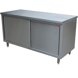 Rustfritt benkeskap med 2 skyvedører. Mål: 1200x700xh880 mm.