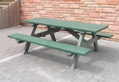 Brian 2 - green Parkbenk bord sett pikninkbenk rastebenk Scheie Serengeti grønn 3.jpg