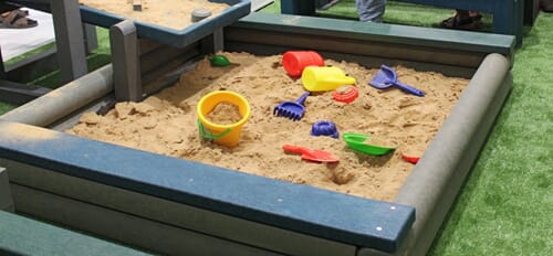 Dah - 5100082_Rel Dahna sandkasse sandbox plast resirkulert vedlikeholdsfri lang holdbarhet 4.jpg Dah - 5100082_Rel Dahna sandkasse sandbox plast resirkulert vedlikeholdsfri lang holdbarhet 4.jpg